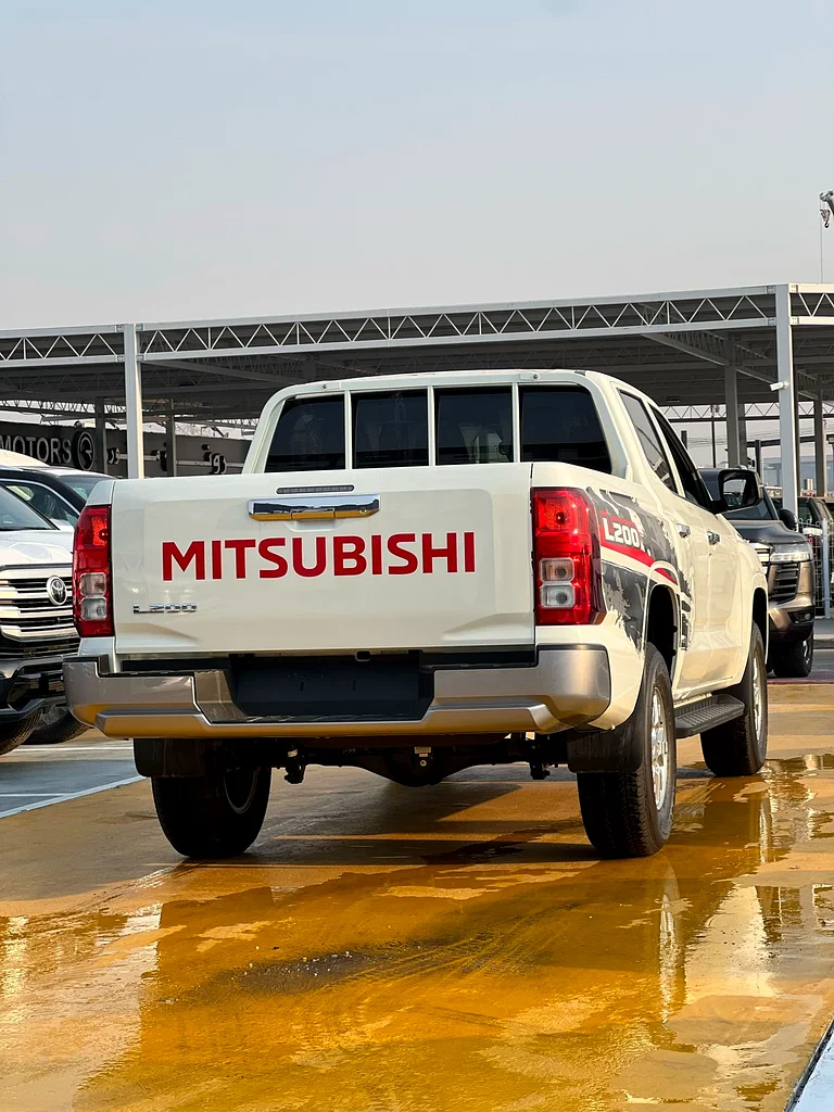 MITSUBISHI L200 PICK-UP M/T 4X4 PETROL 202563173846682626114