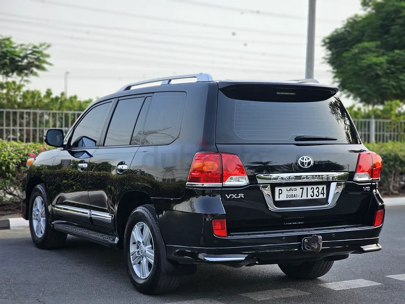 Land cruiser 2014 VXR gcc full option63138718676739111