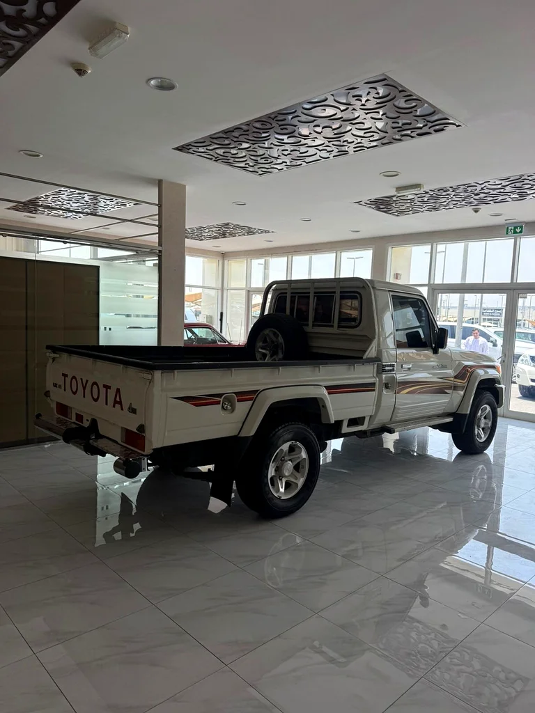 Toyota Land Cruiser pickup 2021 , V6 ,GCC63158342234371113