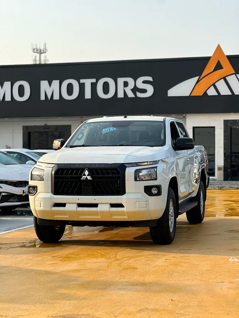 MITSUBISHI L200 PICK-UP M/T 4X4 PETROL 202563173846682626111
