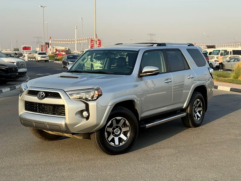 تويوتا 4 رنر SR5 بريميوم 4x4 كاملة الخيارات63147207657730112