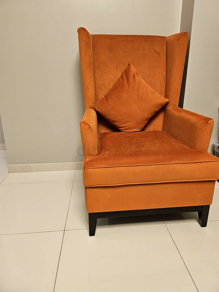 Luxurious Orange Velvet High-Back Chair for Comfort  Style63216835707394113