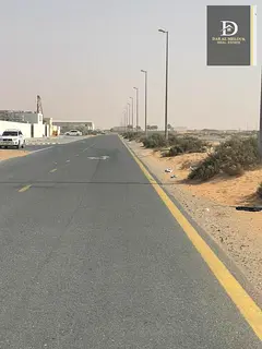 For sale in Sharjah, Al Sajaa area (Al Hanou Al Jalil) Land area 13870 feet Ground and mezzanine per