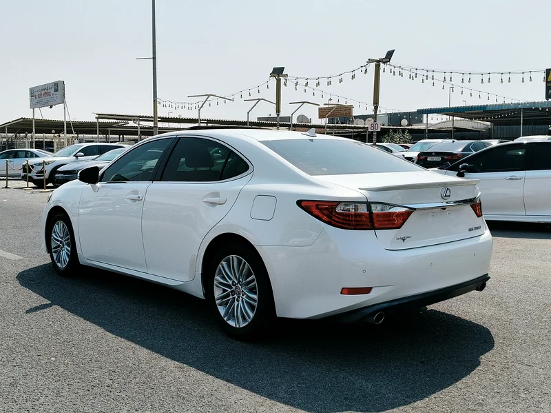 لكزس ES 350، موديل 2014، تم التحديث إلى موديل 2018، اللون أبيض. ورقة تخصيص VCC.63225699103362113