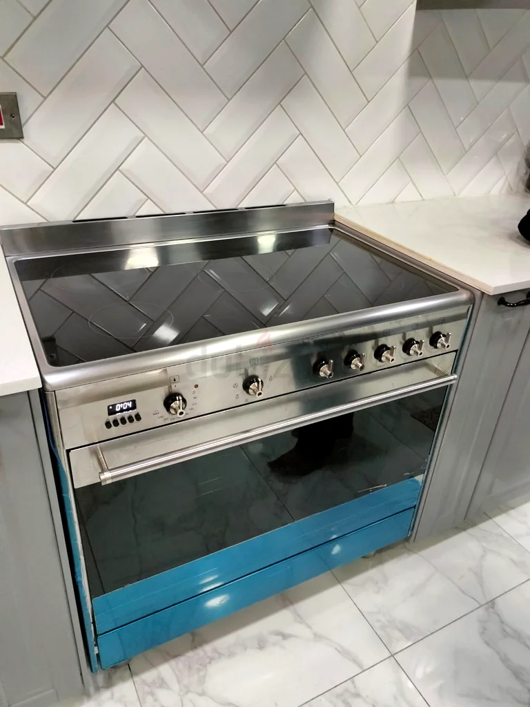 نموذج جديد من طباخ كهربائي Smeg، SX91CSA  
90-60 سم، منفصل63170851749763111