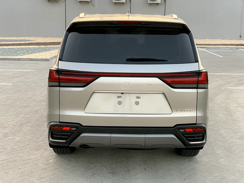 For sale type: Lexus LX600 Sequoia  
Origin: Gulf  
Model: 2023  
Mileage: 73,000  
Number of cylinders: V663136483182594114