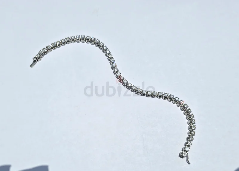 Tennis bracelet 18 ct white gold with natural diamonds 6.30 ct, 14.9 gram weight63232651318530113