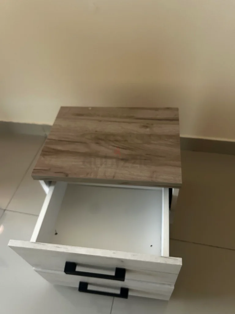 2 Nightstands63220329049217111