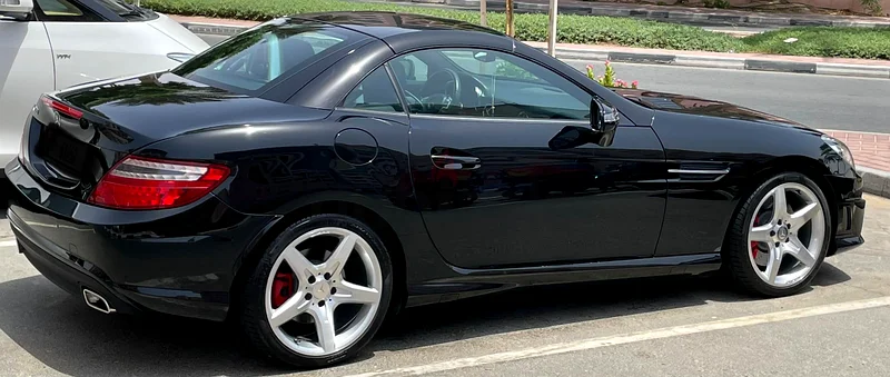 Well maintained SLK 200 GCC SPEC63231639893889112