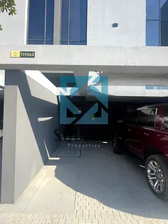 Luxurious 3-Bedroom Townhouse in Massar