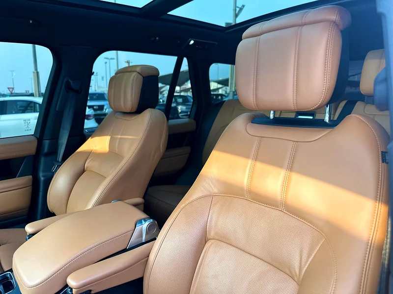 Land rover Range Rover vogue SE GCC 2019 - excellent condition-Cash Or 2,448 Monthly63158799461379114