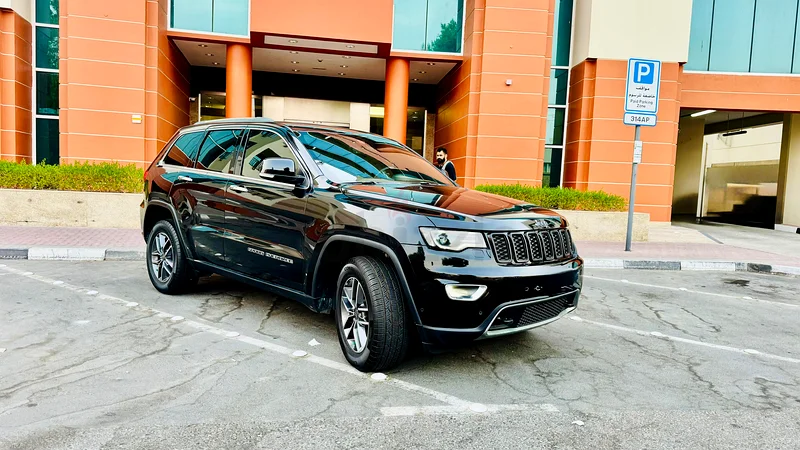 Excellent Condition! Full Service from JEEP ( MOPAR - Alfuttaim Trading Ent. ) . Family Car.63172653427970113