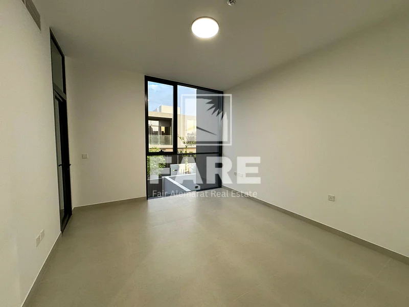 A townhouse ready for living freehold Masaar163183215743233111
