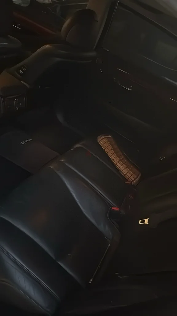 سيارة لكسس 460L نظيفة63149580575105112