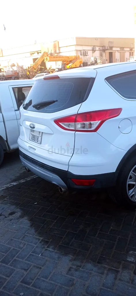 فورد إسكيب 2015 خليجي، لون أبيض، حوالي 180000 كم، 150 حصان، للبيع بسعر 15000 درهم إماراتي63231639083393114