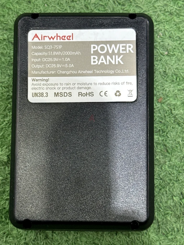سعة Airwheel sQ3-7s1p: 51.8 واط في الساعة / 2000 مللي أمبير، بنك طاقة63222843180290112