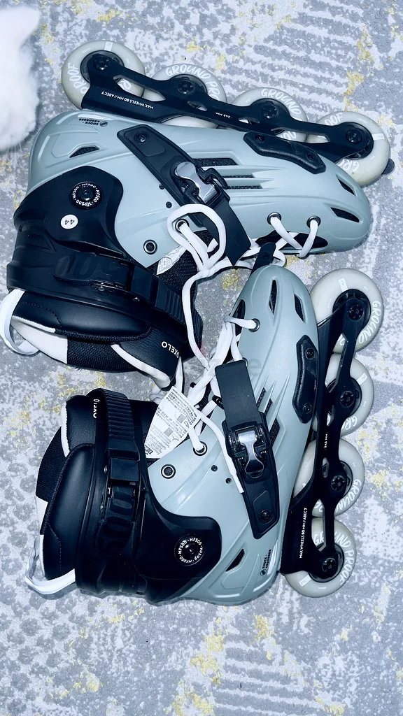 High-Quality Ice Skates for Sale! Used only 1 time / اسكيت للبيع استعمال مره واحده63246246404865112