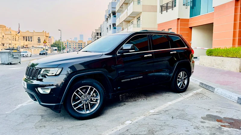 Excellent Condition! Full Service from JEEP ( MOPAR - Alfuttaim Trading Ent. ) . Family Car.63172653427970111