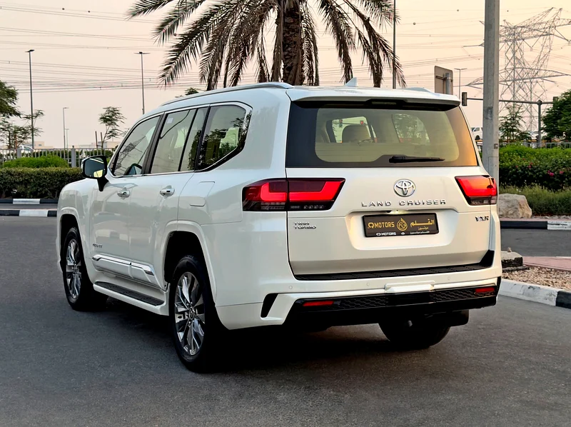 2024 Toyota Land Cruiser VXR Twin Turbo, Dealer Warranty, GCC Specs63141173148291114