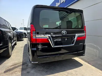 2025 Toyota GRANVIA 照片 20