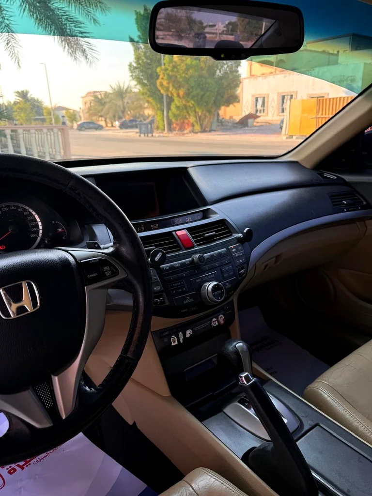 ابوظبي الشامخة63174779630465113