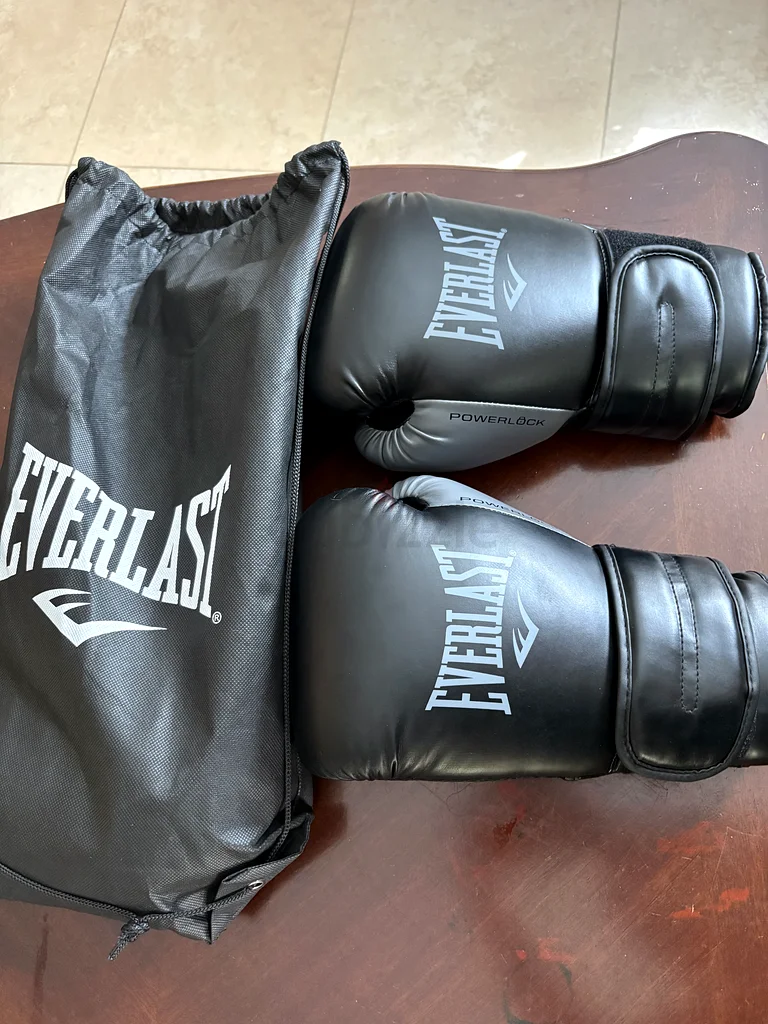 boxing gloves63170414713345111