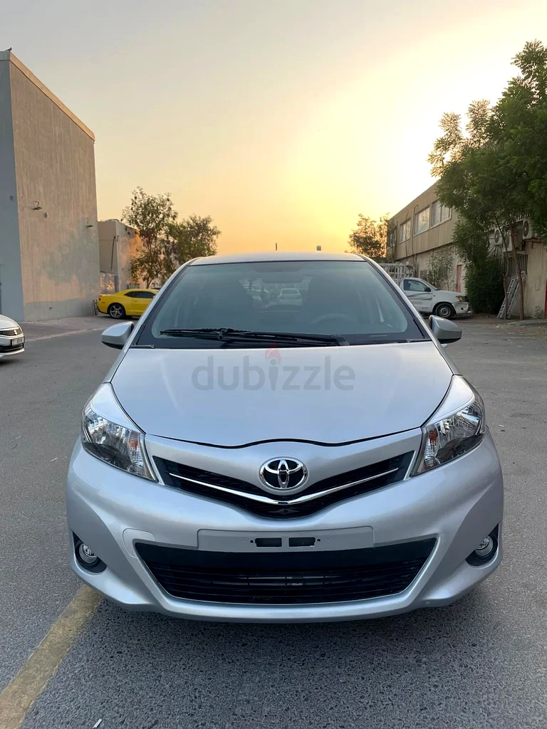 تويوتا ياريس SE هاتشباك63147209876738111