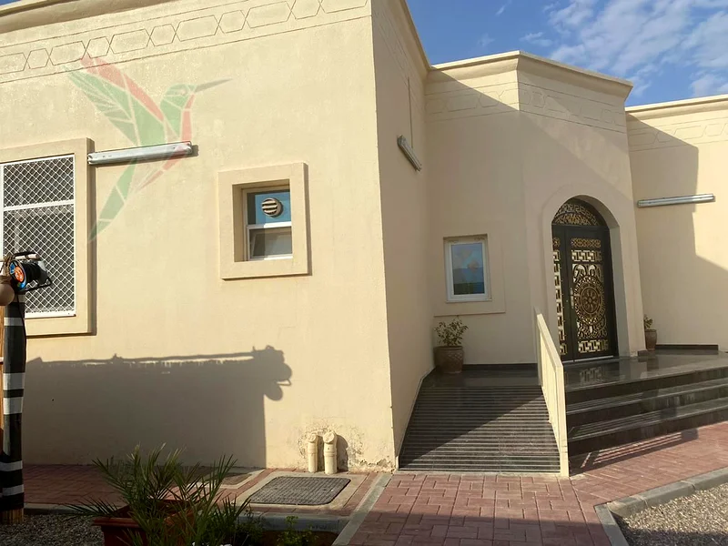 فيلاان قطعة أرض واحدة 200×200 للبيع في الظاهر63256053527299113