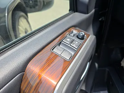 2025 Toyota GRANVIA 照片 6