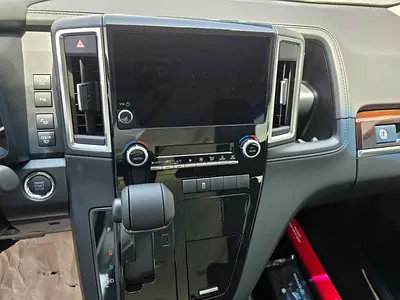2025 Toyota GRANVIA 照片 8