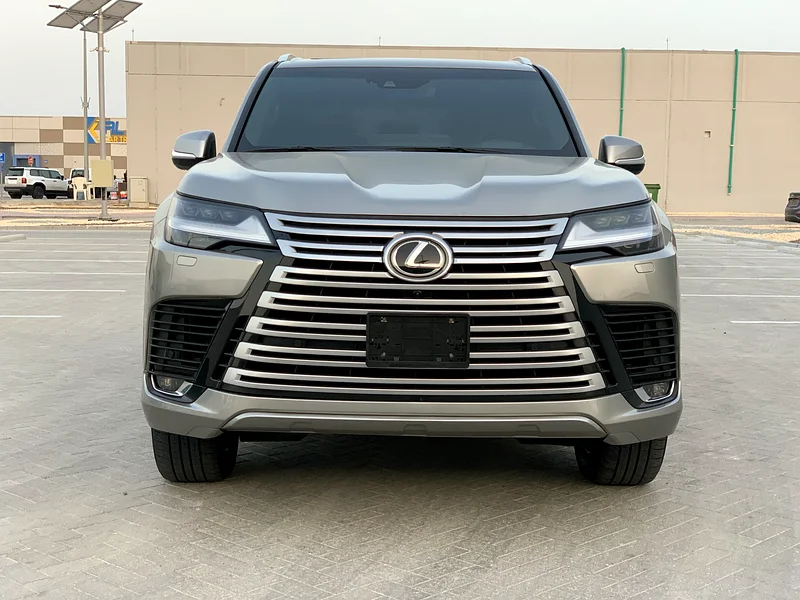 For sale type: Lexus LX600 Sequoia  
Origin: Gulf  
Model: 2023  
Mileage: 73,000  
Number of cylinders: V663136483182594111