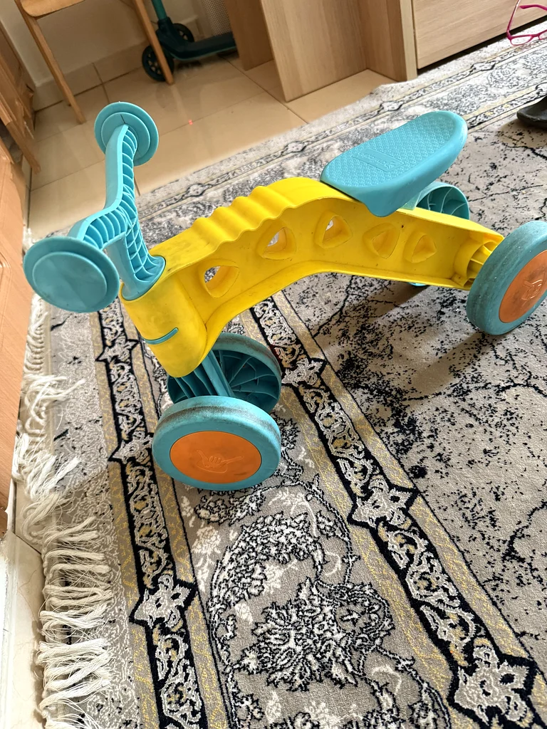 Vibrant Ride-On Toy for Little Adventurers!63197643363971110