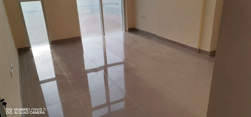 For sale a New Building G + 5 with 10 percent63196120897283111