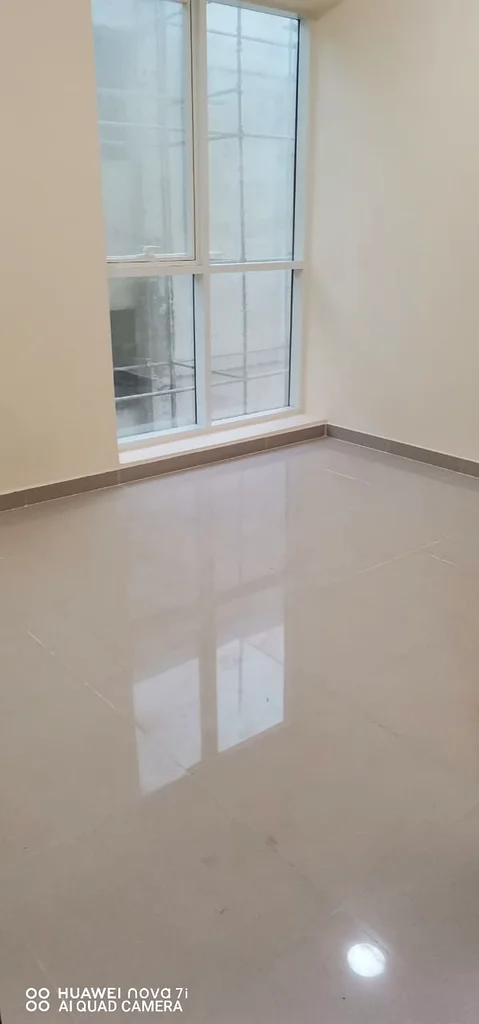 For sale a New Building G + 5 with 10 percent63196120897283112