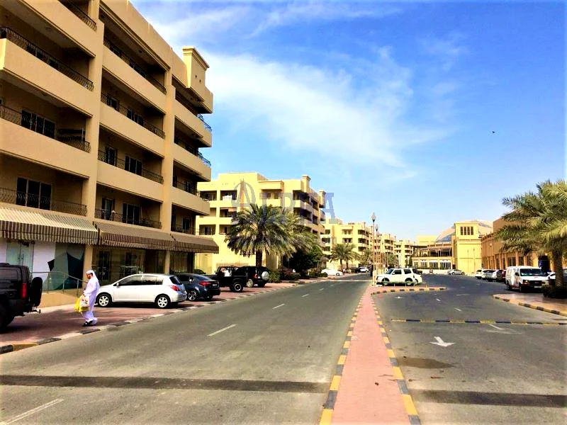 استوديوهات واسعة | صفقة للمستثمر | مقابل المركز التجاري63858994506115114