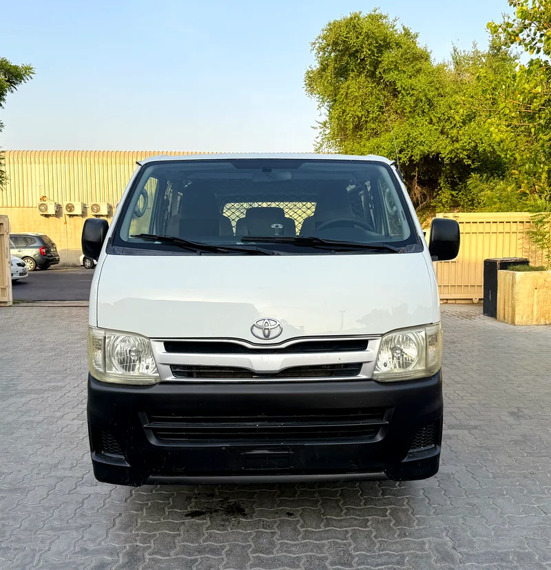 Toyota hiace delivery cargo van . Model 2013 . Gcc .excellent condition.63148169085826111
