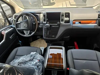 2025 Toyota GRANVIA 照片 13