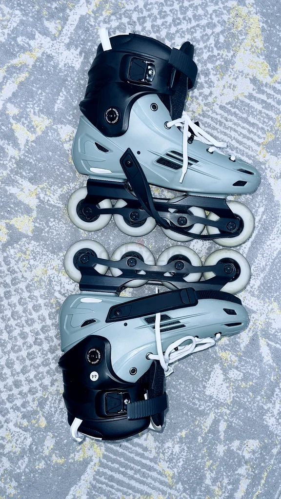 High-Quality Ice Skates for Sale! Used only 1 time / اسكيت للبيع استعمال مره واحده63246246404865111