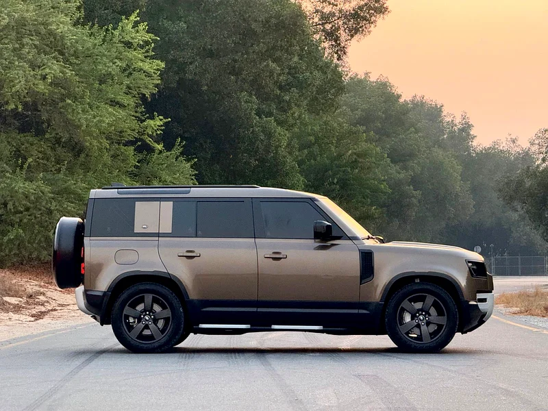 LAND ROVER DEFENDER P400 SE GCC UNDER WARRANTY لاند روفر ديفندر P400 SE  خليجي تحت ضمان الوكاله63159254030467112