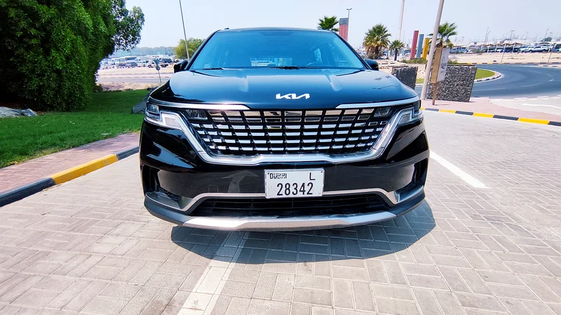 KIA CARNIVAL 2022 GCC FULL OPTION LEATHER SITES CROSS CONTROL VERY CLEAN CAR GOOD CONDITION63152289719043114