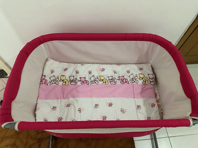 Cozy Pink Bassinet for Your Newborn63204862424066112
