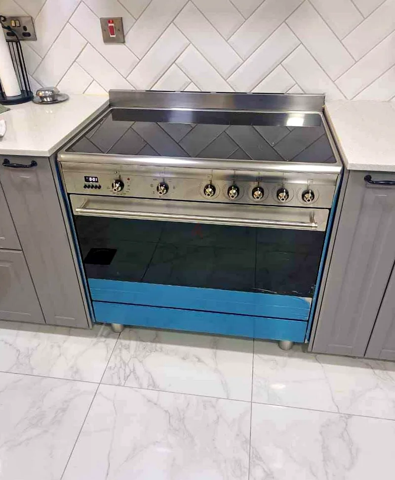 نموذج جديد من طباخ كهربائي Smeg، SX91CSA  
90-60 سم، منفصل63170851749763112