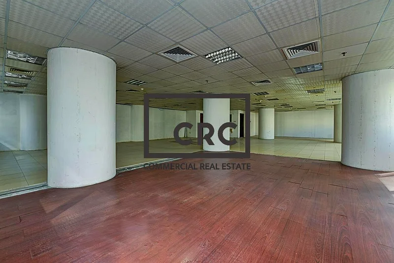مكتب بإطلالة بحرية 180 درجة | بدون تبريد مركزي | مساحة مفتوحة63816451968771113