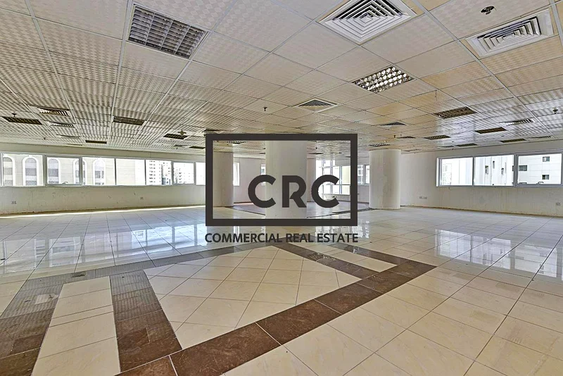 مكتب بإطلالة بحرية 180 درجة | بدون تبريد مركزي | مساحة مفتوحة63816451968771111