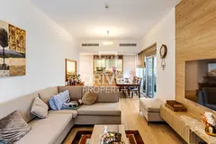 Vacant and Spacious | Renovated | Close Kitchen
