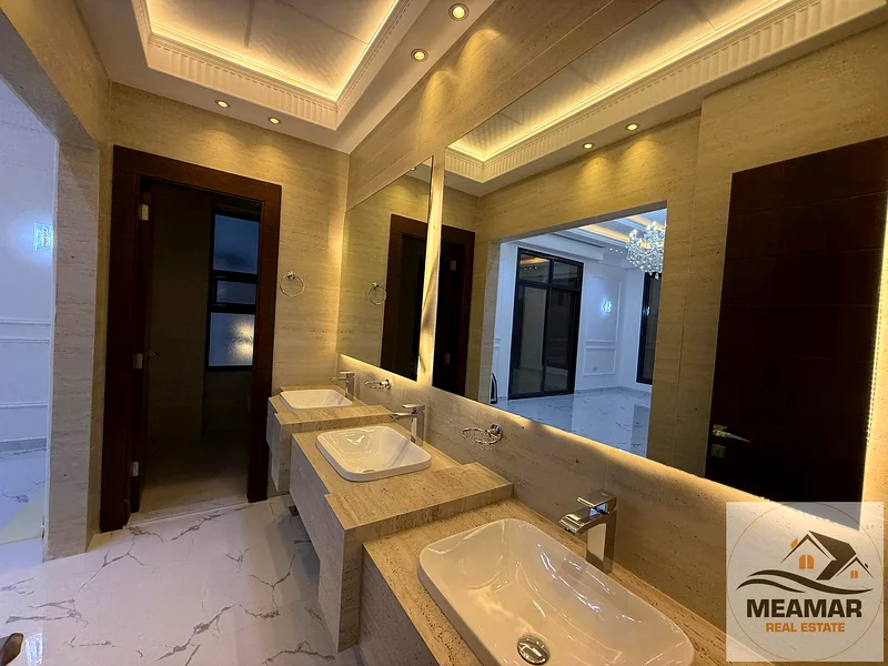 Classic Villa with an excellent location and a perfect finish with registration and ownership fees63908788187395114