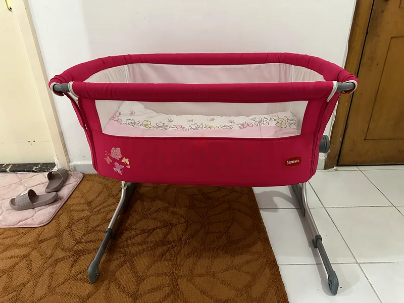 Cozy Pink Bassinet for Your Newborn63204862424066113
