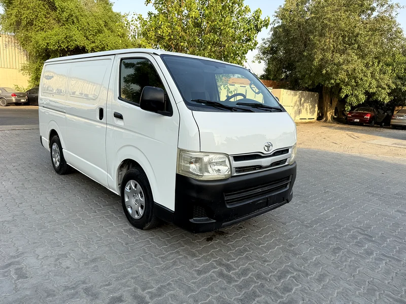 Toyota hiace delivery cargo van . Model 2013 . Gcc .excellent condition.63148169085826113