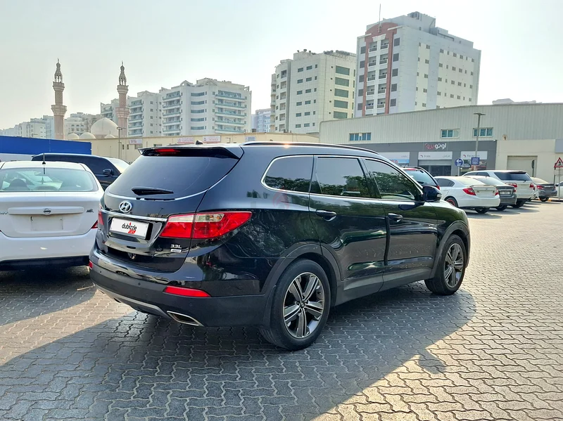 AED 1021/month | 2015 Hyundai Santa Fe Standard | GCC Specs | Ref#33562463171299380355111