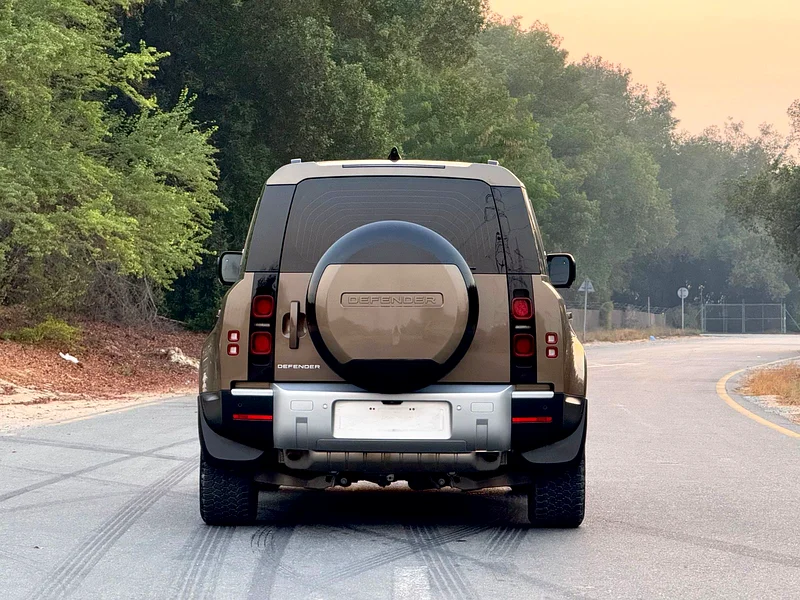 LAND ROVER DEFENDER P400 SE GCC UNDER WARRANTY لاند روفر ديفندر P400 SE  خليجي تحت ضمان الوكاله63159254030467113